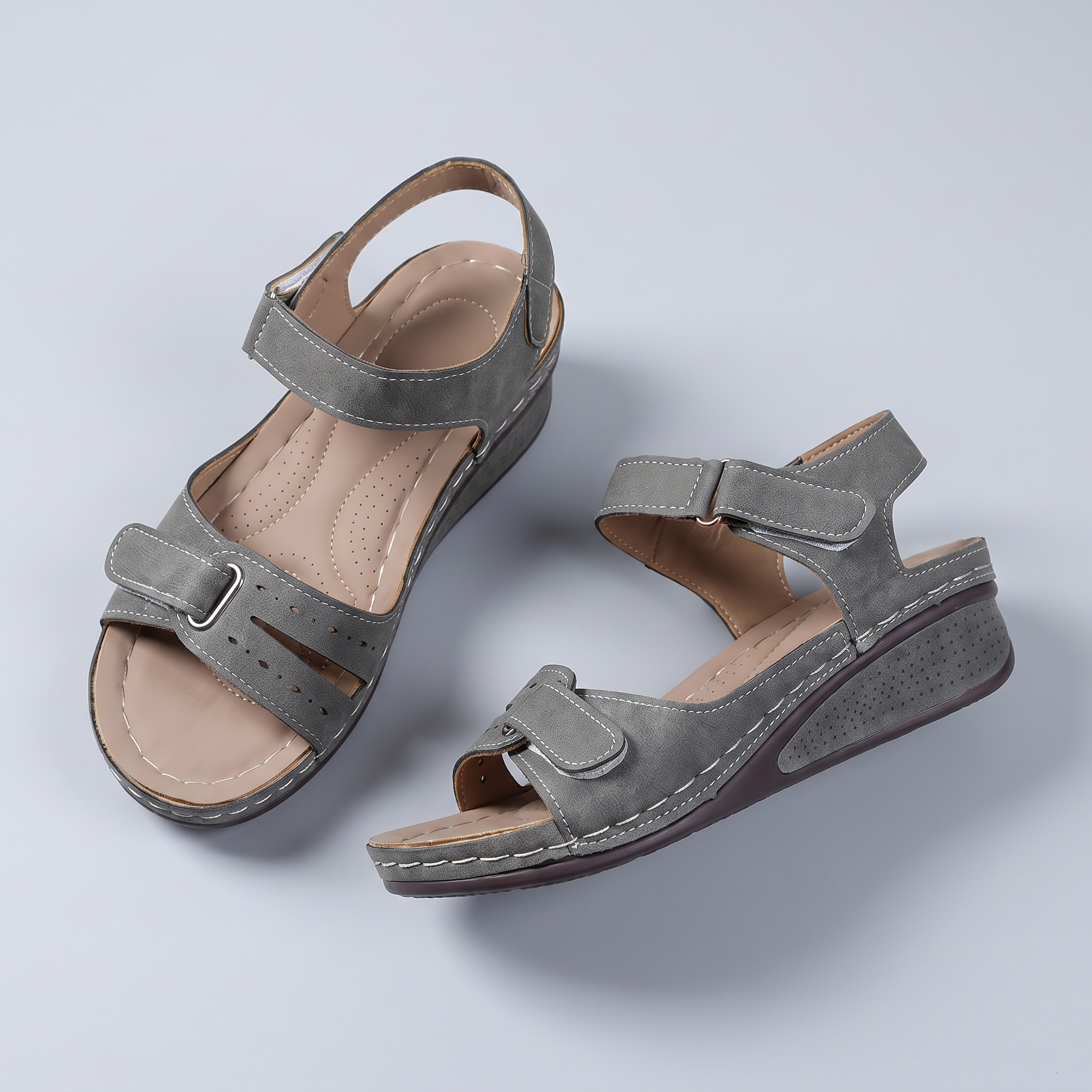 Blake | Comfort Sandals with a Padded Footbed Grey, photo studio