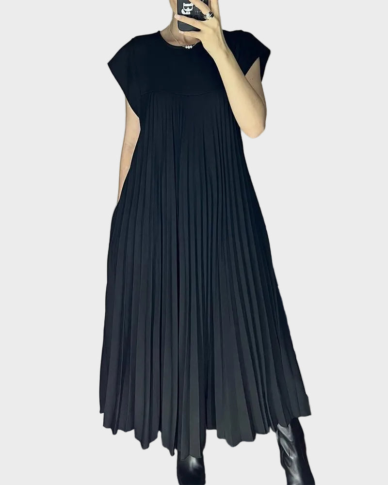 Elowen | Timeless Comfort Dress Black, photo studio