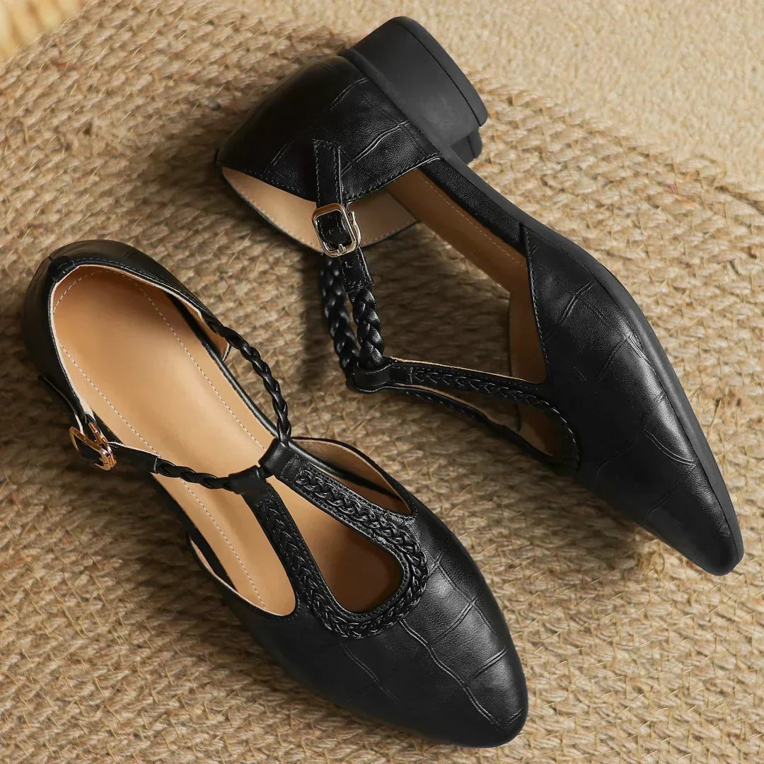Anthea Elegant Braided Leather Shoes Black, photo studio