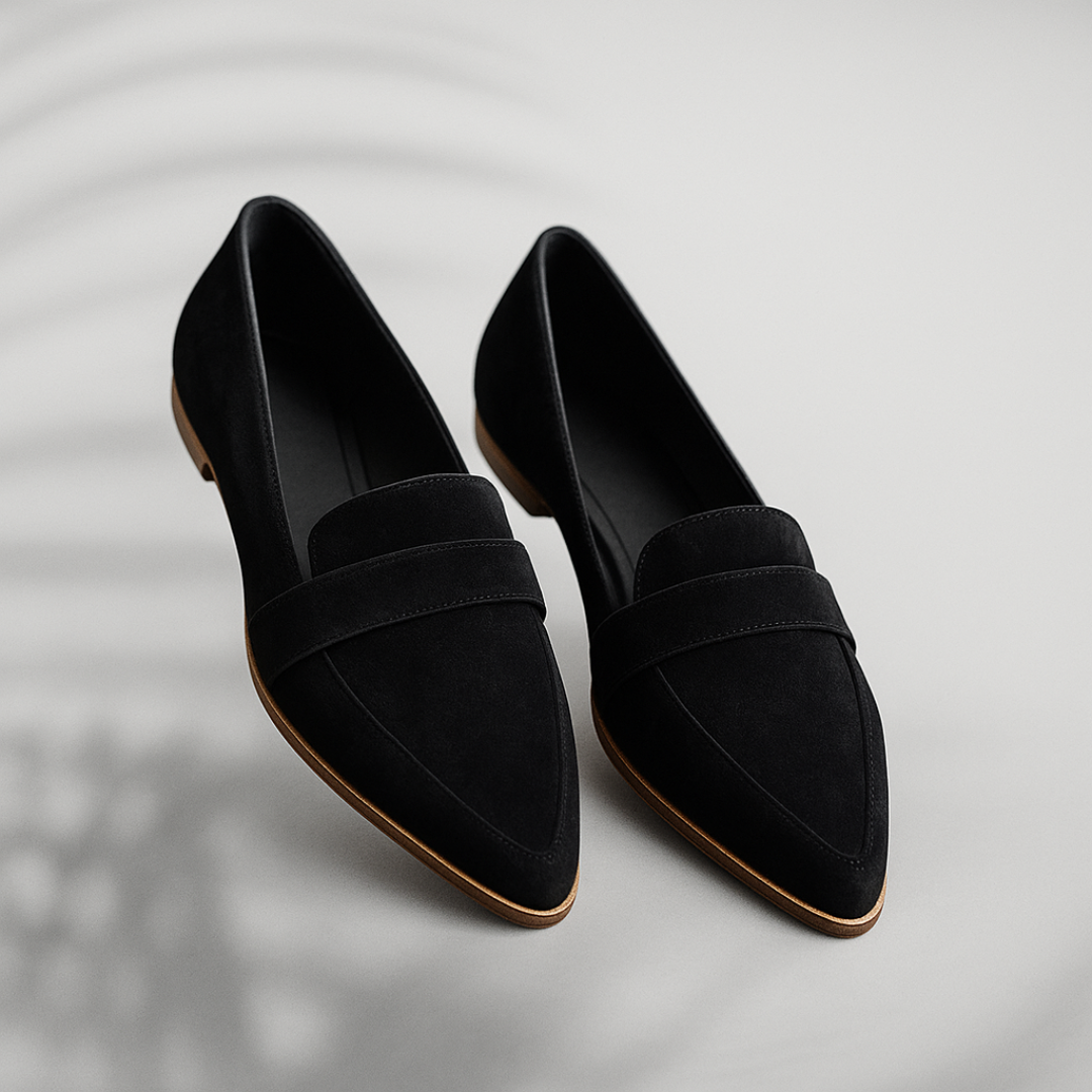Luz Elegant Pointed Slip-On Loafer Black, photo studio