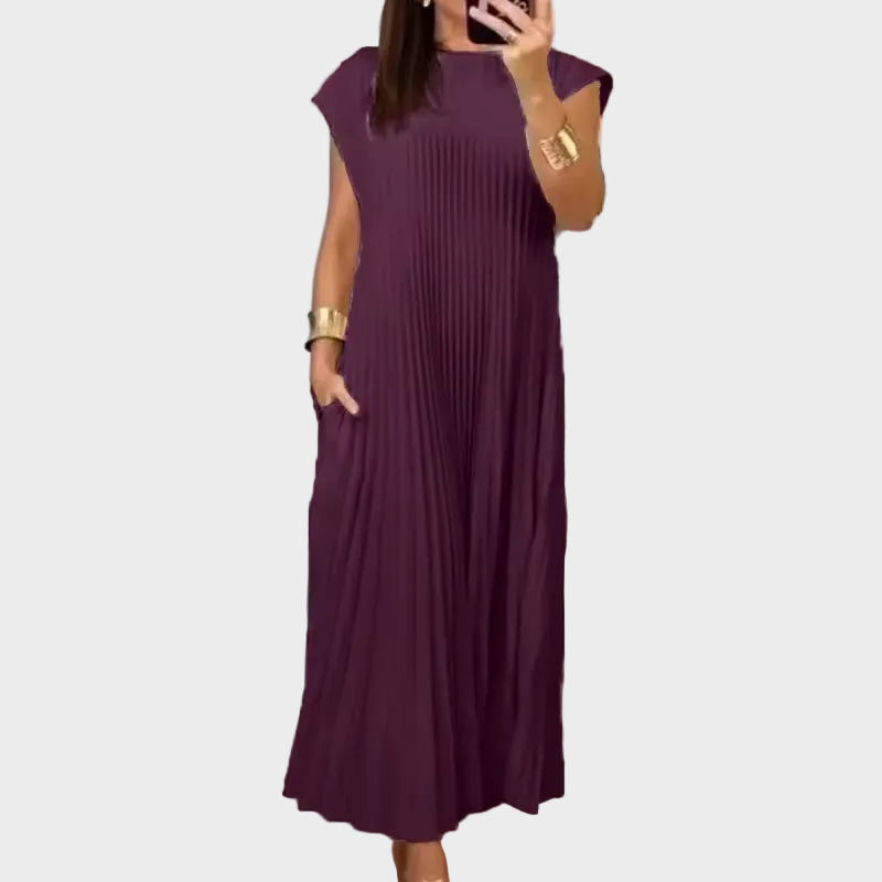 Elowen | Timeless Comfort Dress Burgundy, photo studio