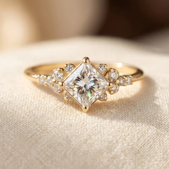 Fiadh | Gold Square Solitaire Ring