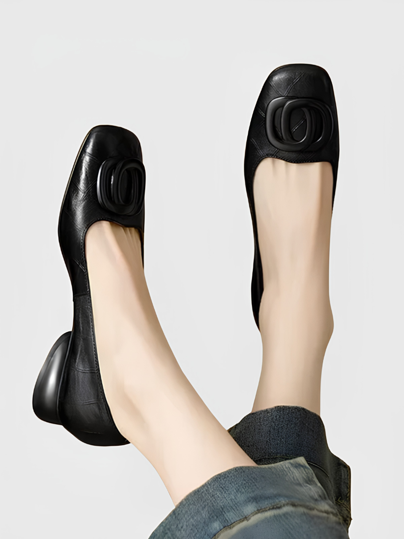 Faith Elegant Ballet Flats Black, photo studio