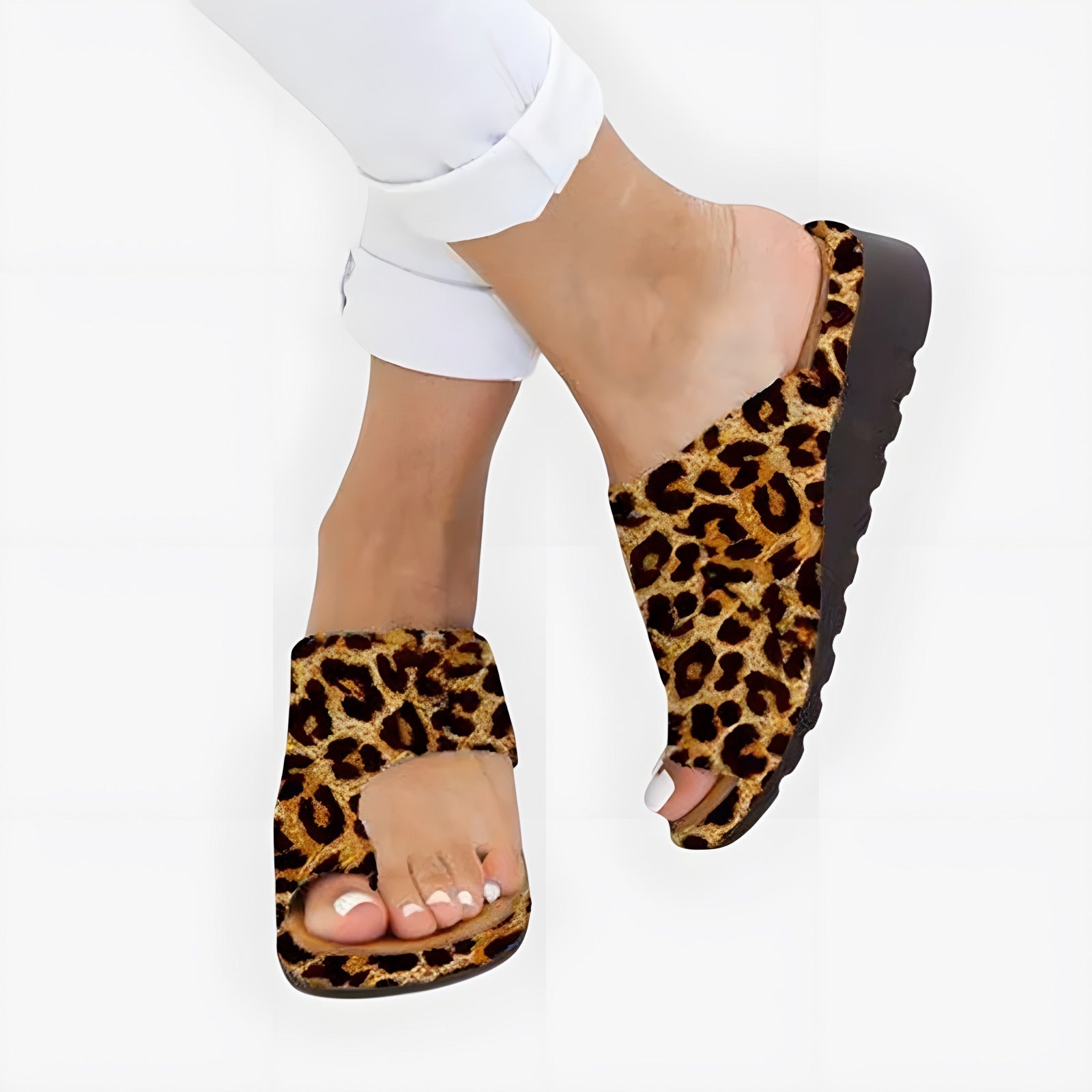 Amara | Women's Orthopaedic Sandals Leopard, photo studio
