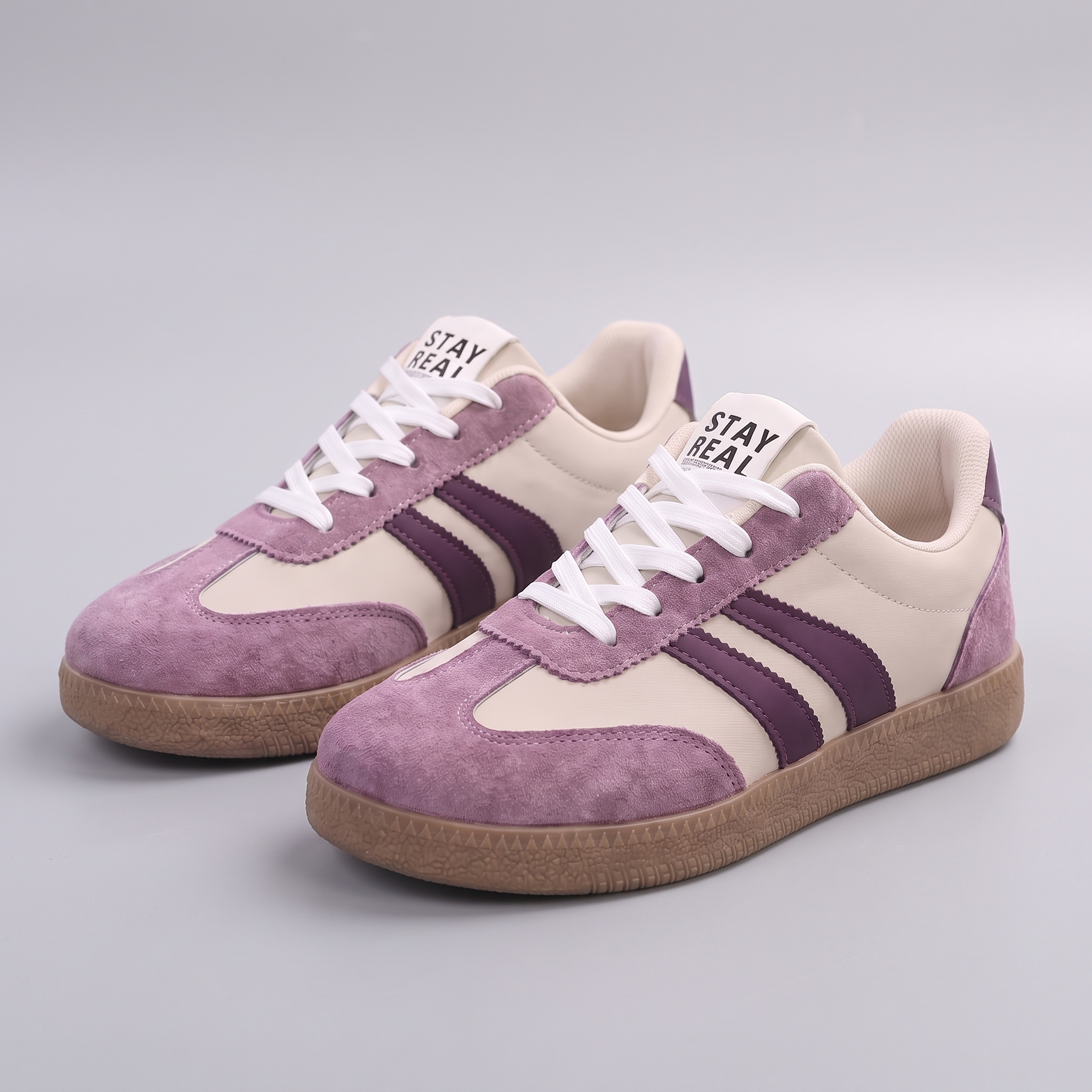Doveshire | Comfort Shoes with a Soft Lining Purple, photo studio
