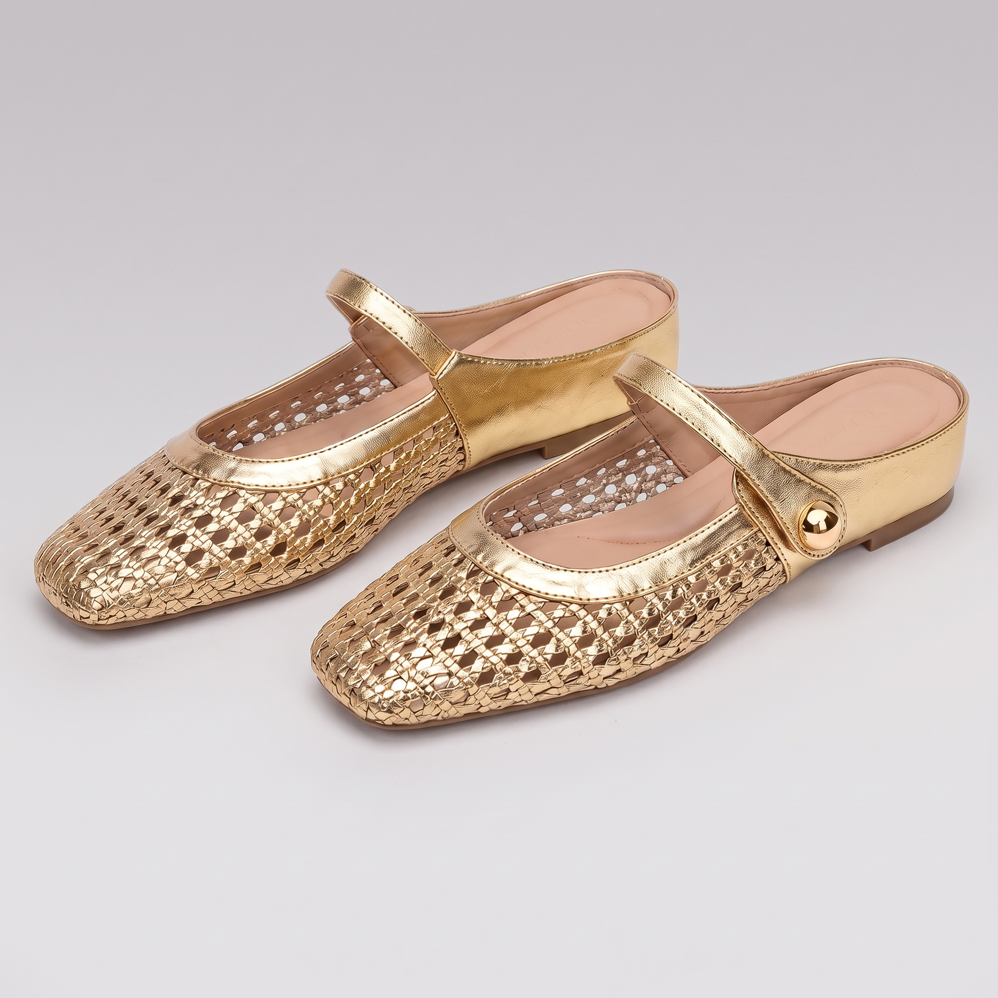 Kirkstone | Woven Mules with a Button Strap Gold, photo studio