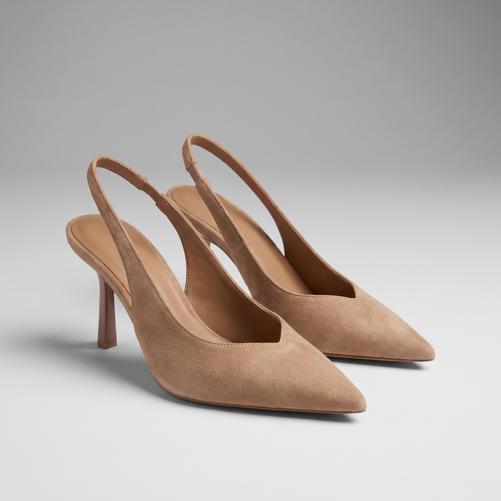 Clara | Comfort Court Shoes with a Block Heel Beige, photo studio