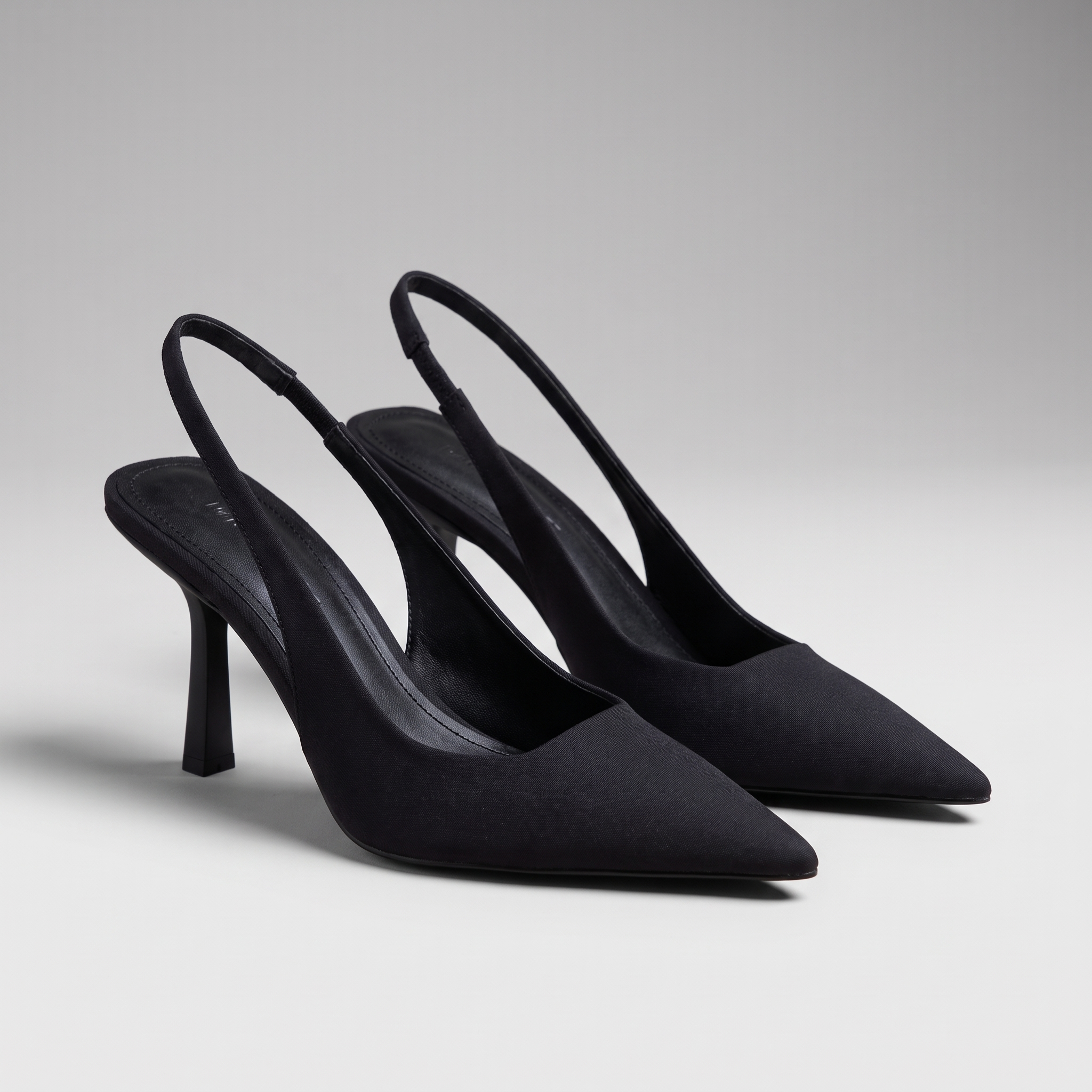 Clara | Comfort Court Shoes with a Block Heel Black, photo studio