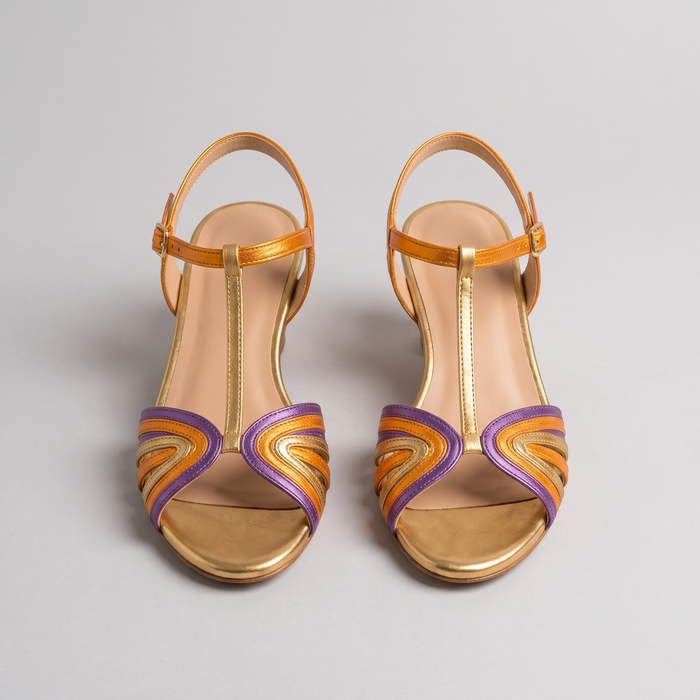 Briarmont | T-Strap Sandals with an Ankle Buckle