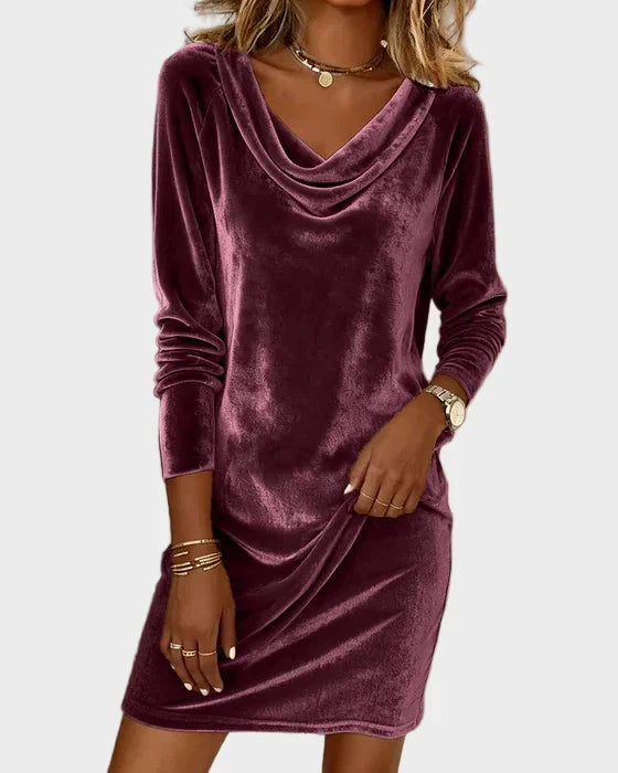 Rosina | Flowy Velvet Dress Purple, photo studio