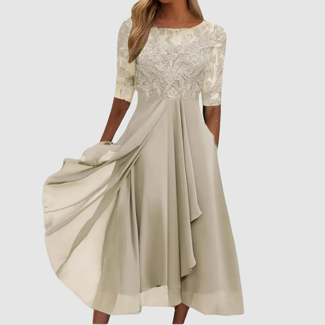 Leonora | Elegant Lace Dress Cream, photo studio