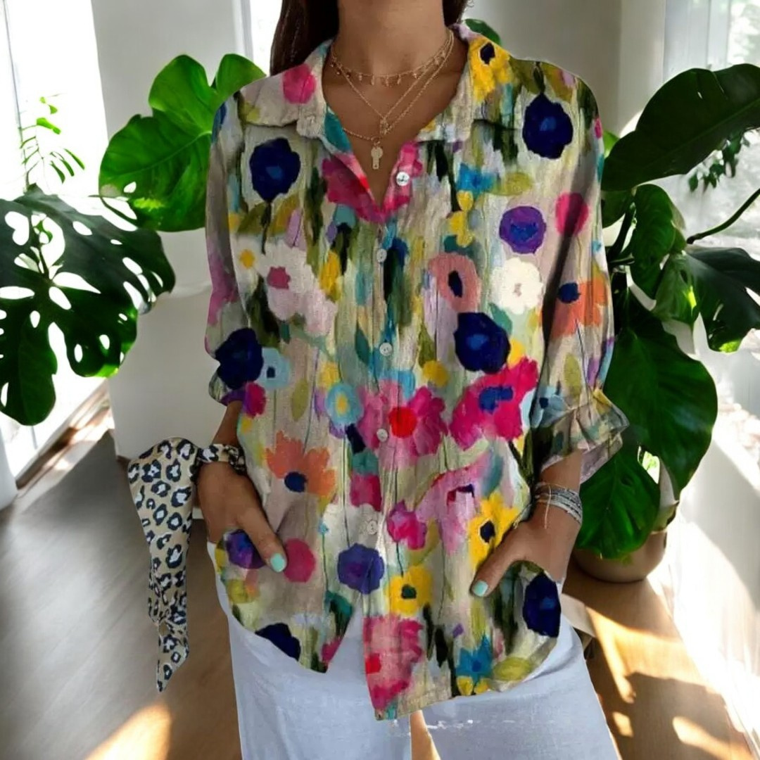 Eunice | On-Trend Printed Blouse Canvas, studio photo