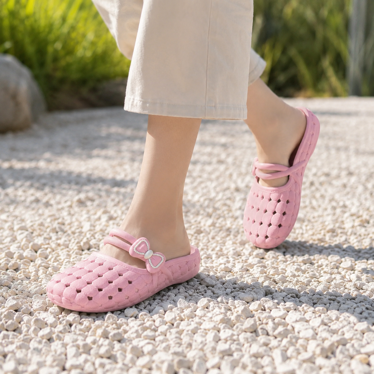 Harlow | Covered-Toe Open-Back Slippers with a Bow Pink, photo studio