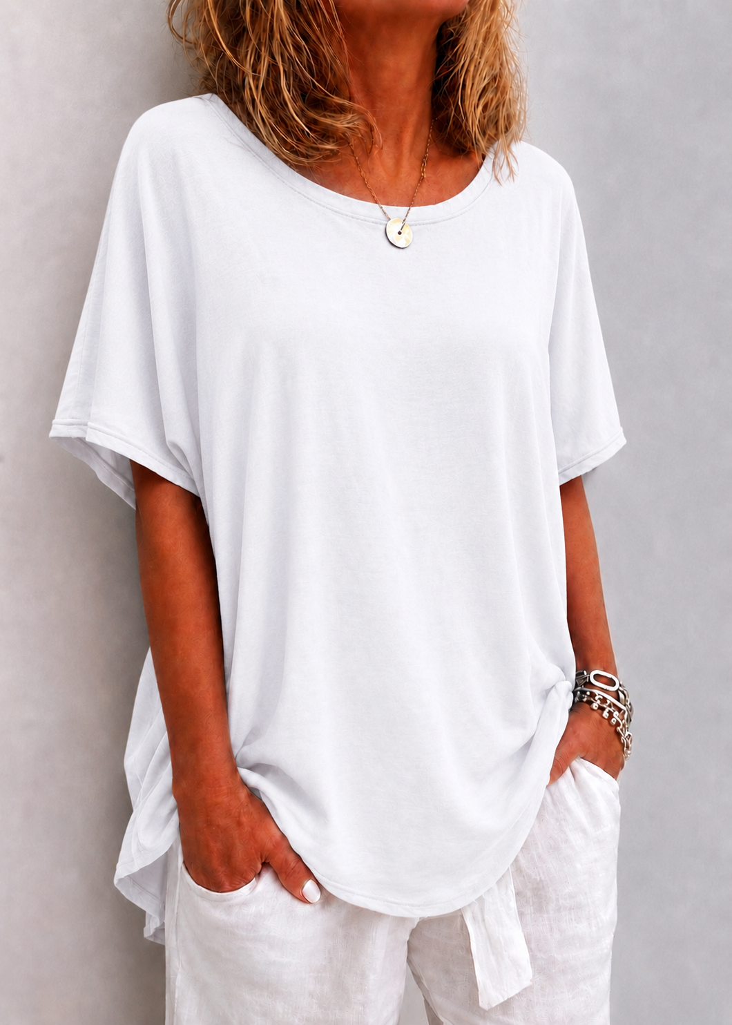 Verena | Casual Comfy Top White, studio photo
