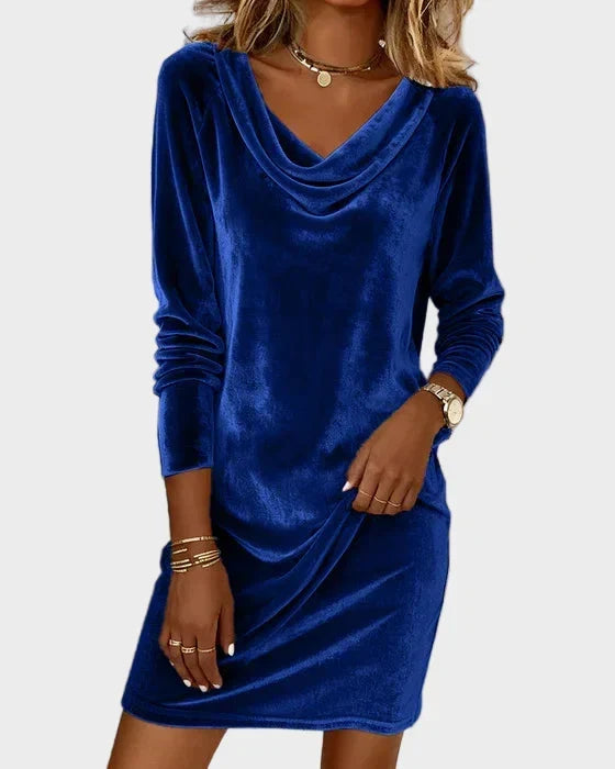 Rosina | Flowy Velvet Dress Blue, photo studio