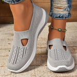 Carry | Knit Slip-On Shoes with a Cut-Out Front