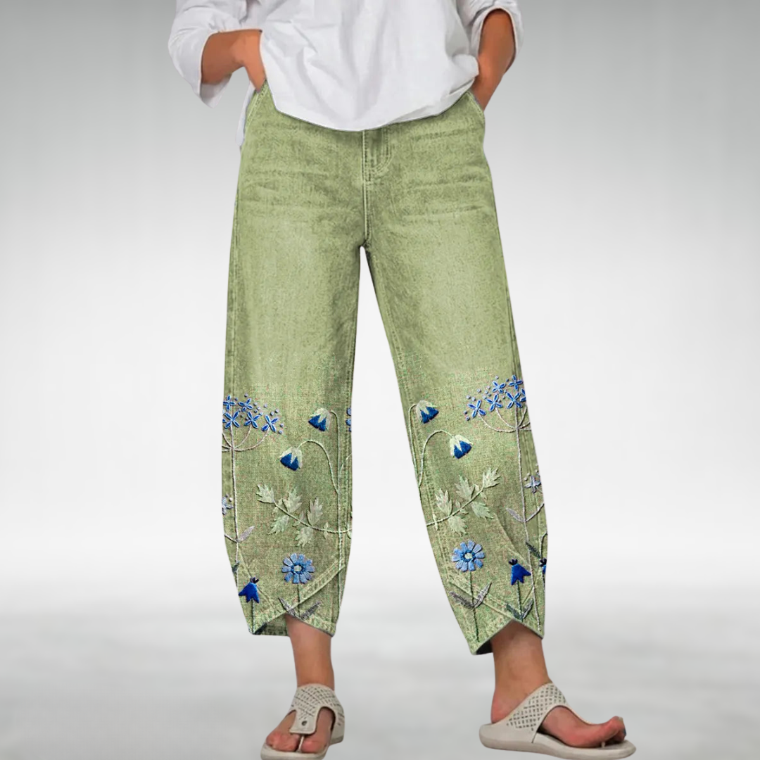 Everlee Floral Pattern Comfort Pants Green, photo studio