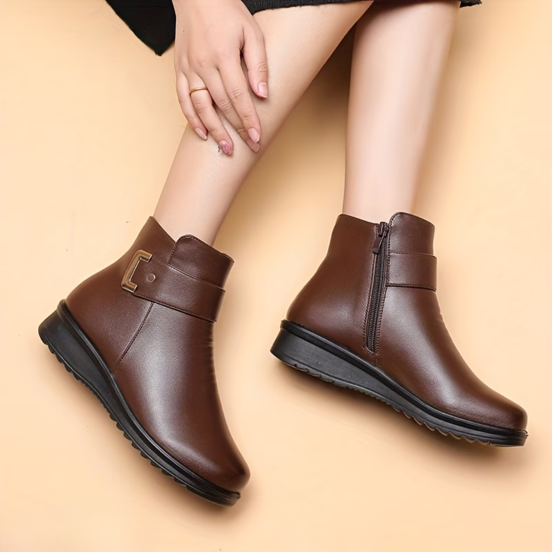 Lotte Orthopedic Winter Boots Black, photo studio