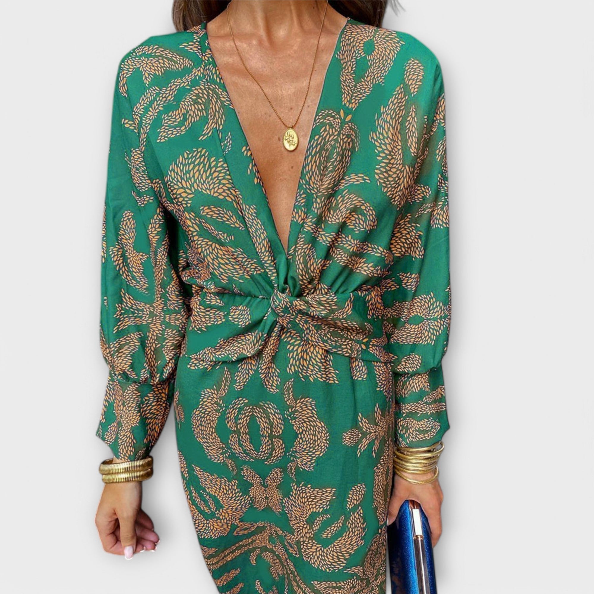 Mila | Elegant Long-Sleeve Dress Green, photo studio