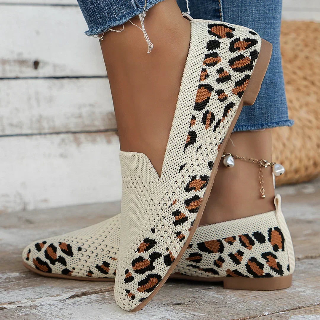 Nadia Orthopedic Shoes Leopard, photo studio
