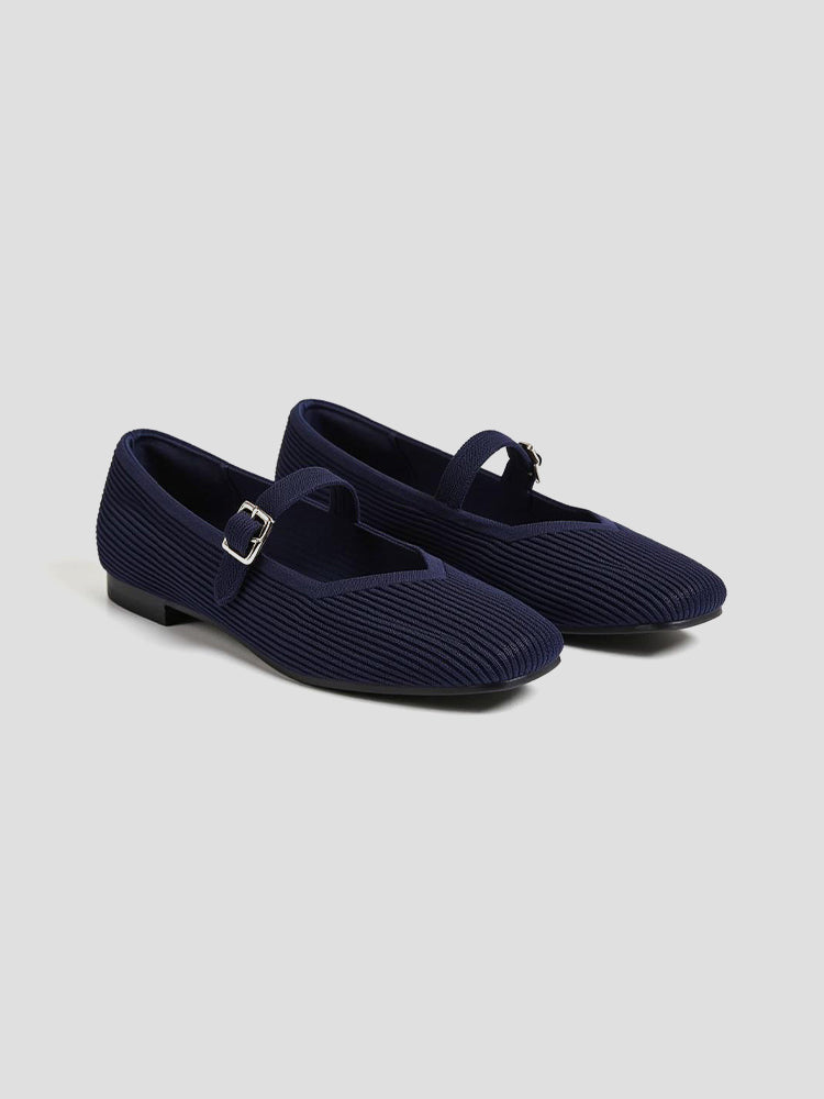 Fiona Mary-Jane Flats Navy, photo studio