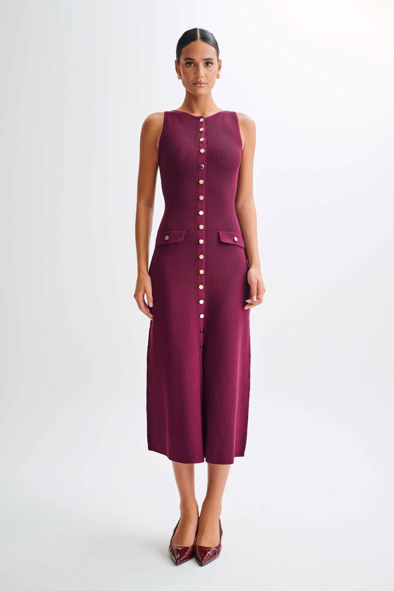 Gabriela | Elegant Dress Burgundy, photo studio