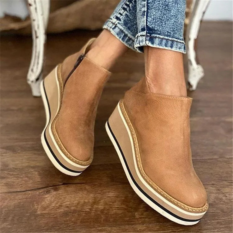 Kamala Casual Wedge Ankle Boots Beige, photo studio