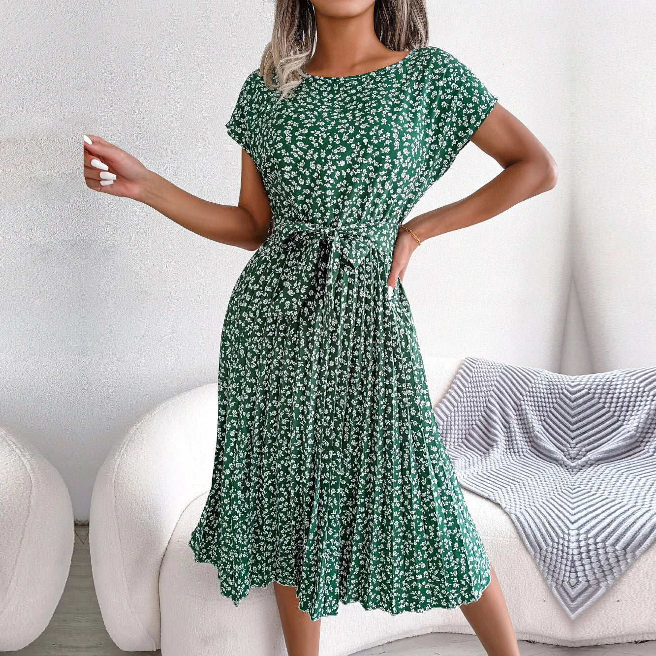 Mischa | Casual Midi Dress Green, studio photo