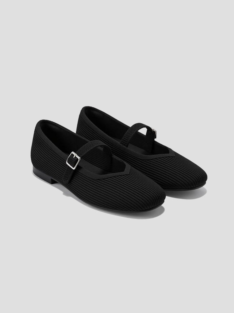 Fiona Mary-Jane Flats Black, photo studio