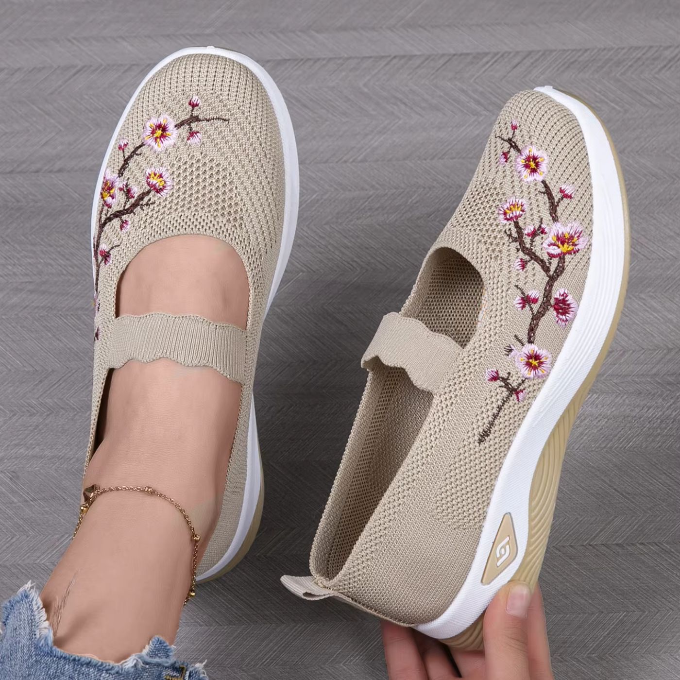 Leona Stylish Breathable Orthopaedic Shoes Black, photo studio