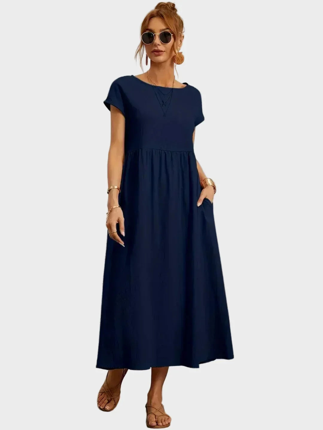 Gabrielle | Timeless Elegant Midi Dress Navy, photo studio