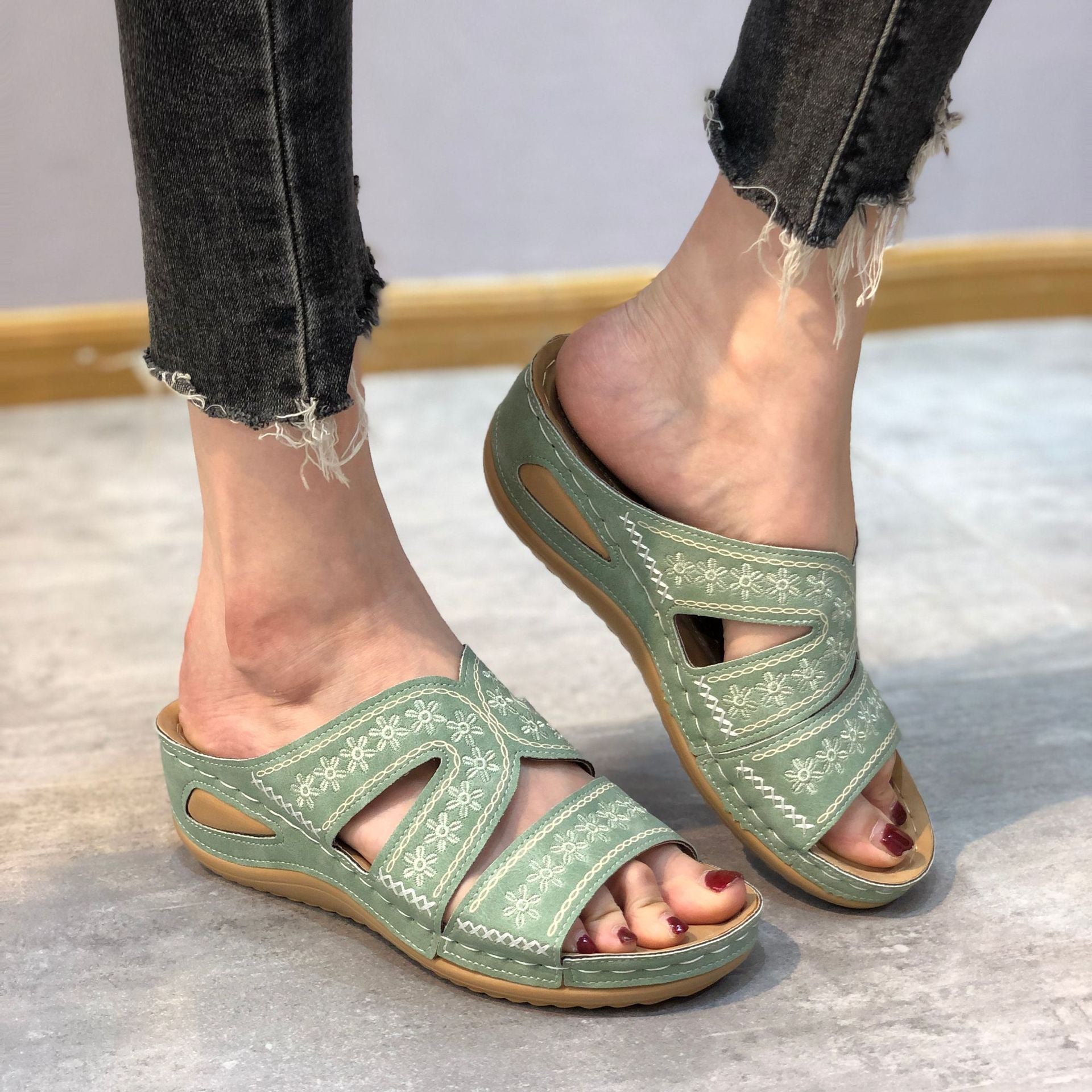Bonnie | Women's Elegant Orthopaedic Sandals Green, photo studio