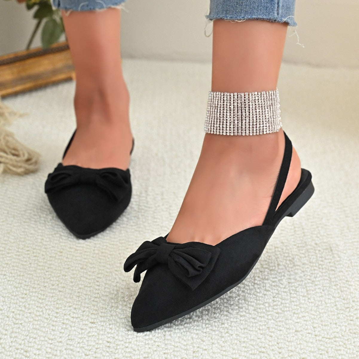 Rosalie | Pointed-Toe Slingback Flats with a Bow Black, photo studio