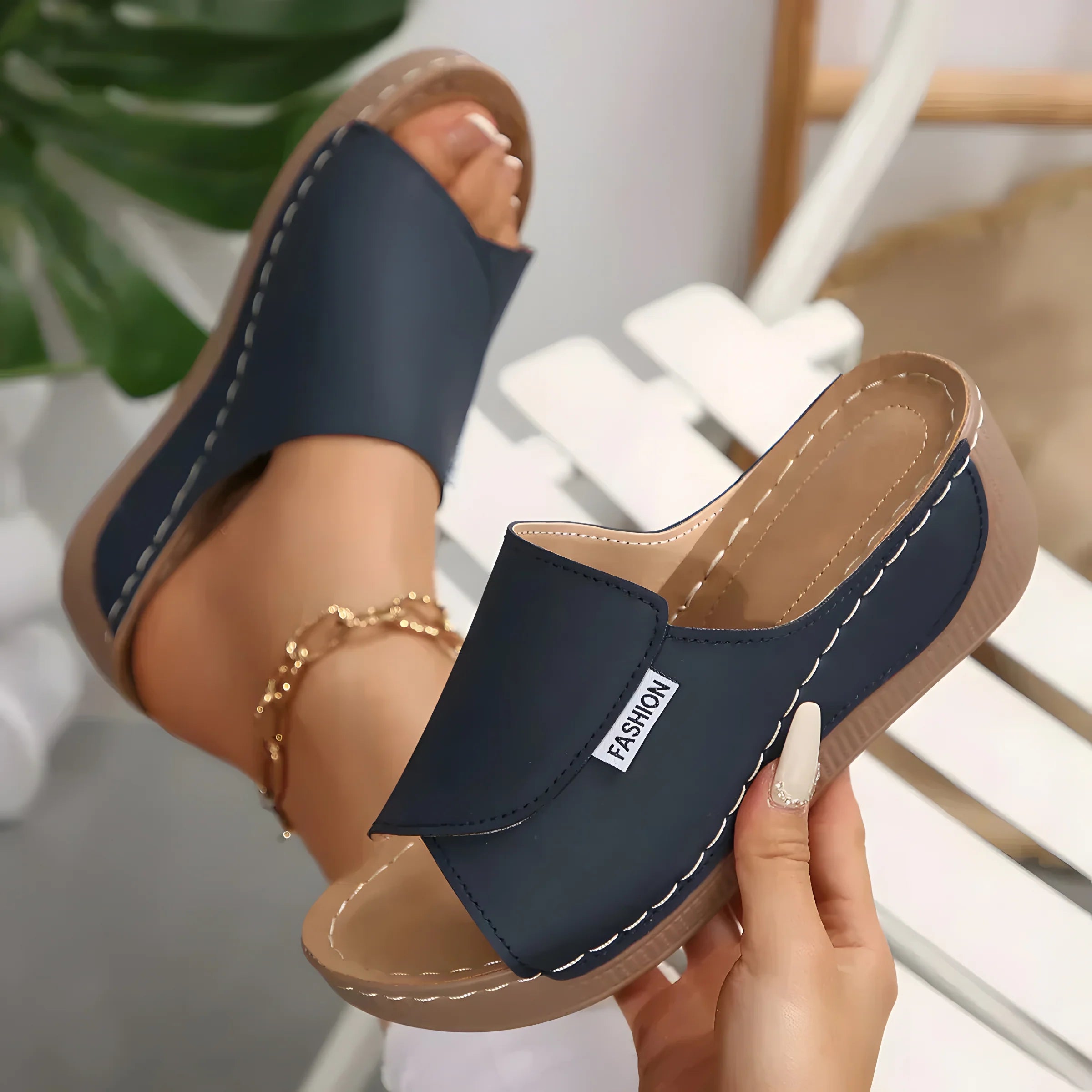 Ruby | Women's Orthopaedic Wedge Sandals Black, photo studio