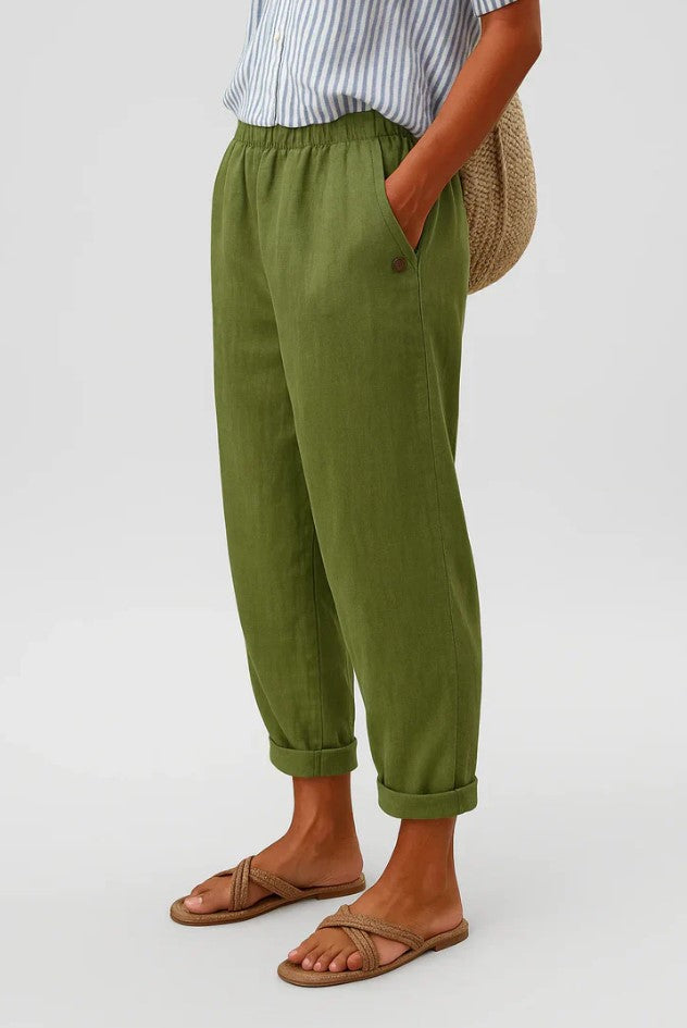 Romina Timeless Breathable Trousers Olive, photo studio
