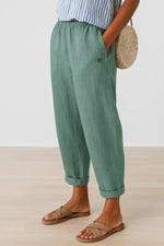Romina | Cropped Trousers with Turn-Ups and an Elastic Waist