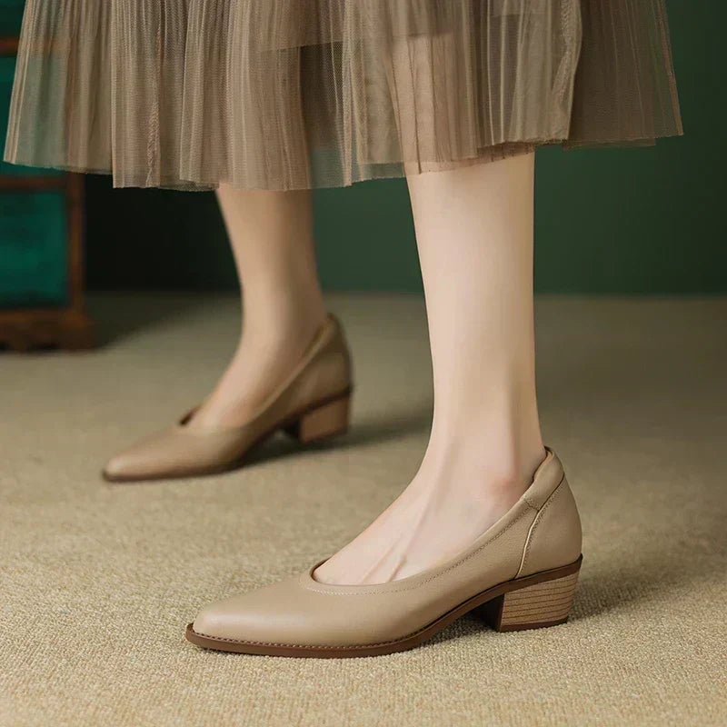 Low-Heel Leather Ballet Flats Beige, studio photo