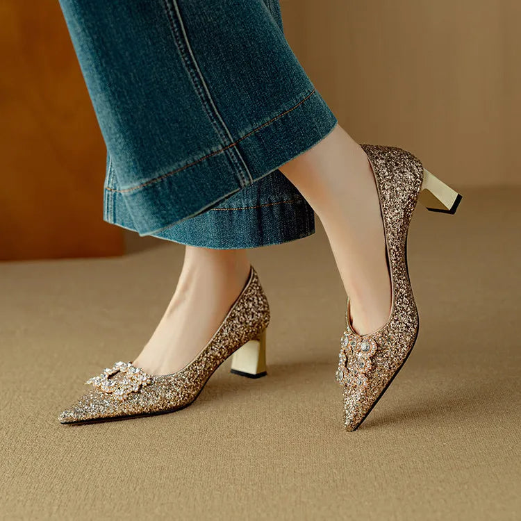 Glitter Jewel Pumps Gold, studio photo