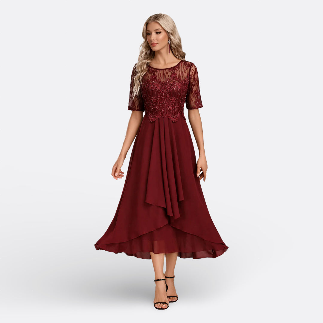 Mariana | Short-Sleeve Lace Dress Burgundy, photo studio