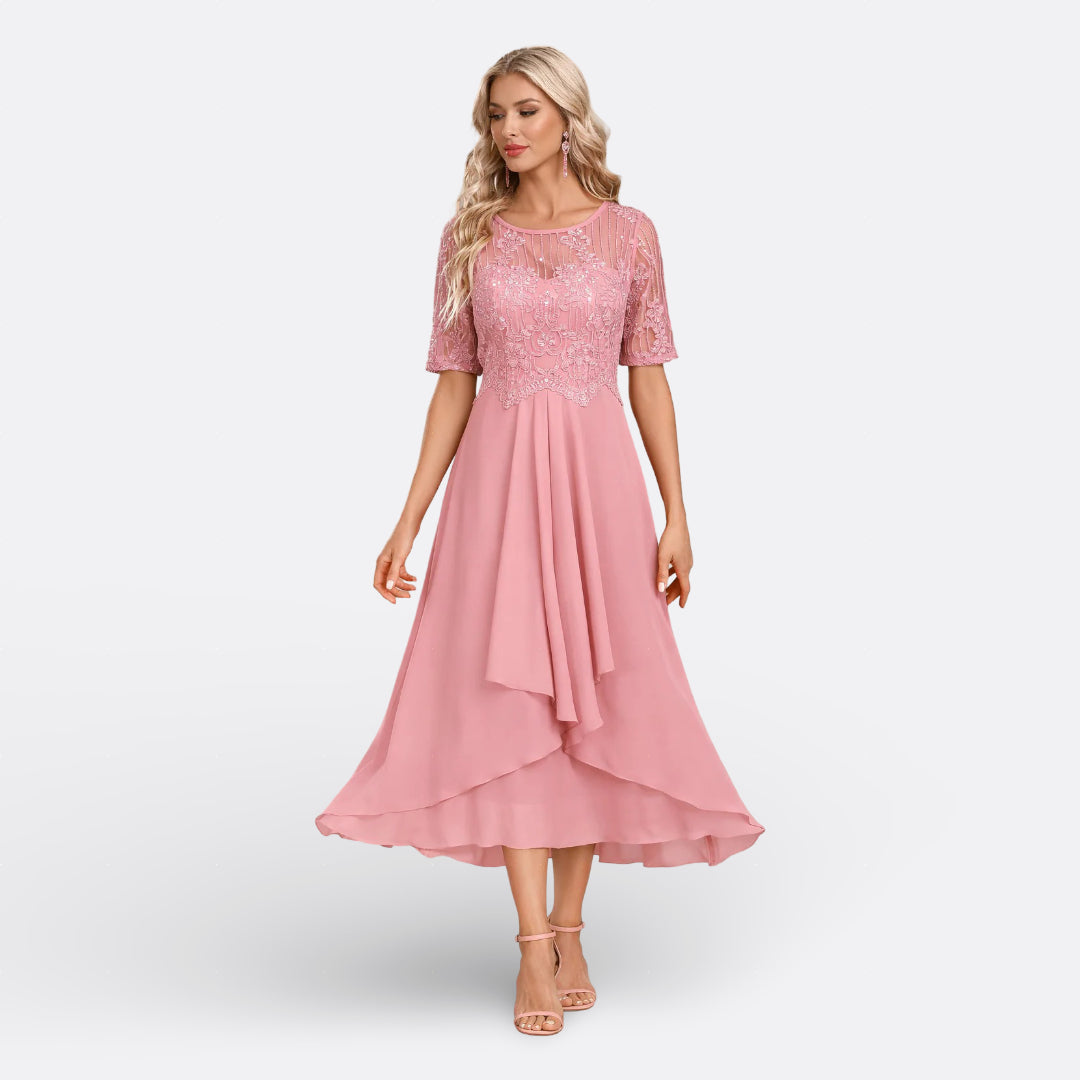 Mariana | Short-Sleeve Lace Dress Pink, photo studio