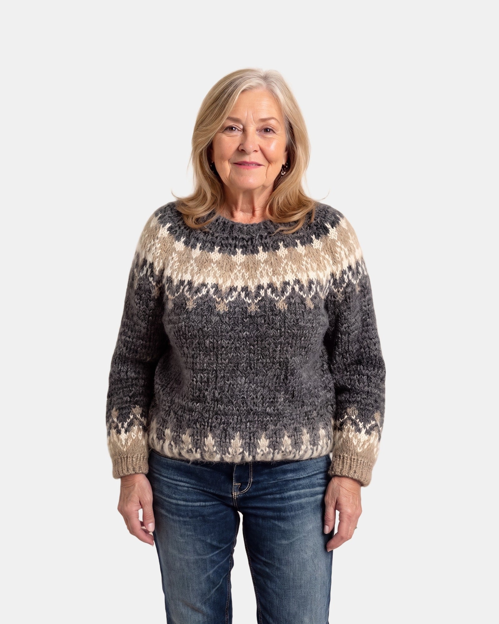 Bark Nordic Jumper Black, photo studio