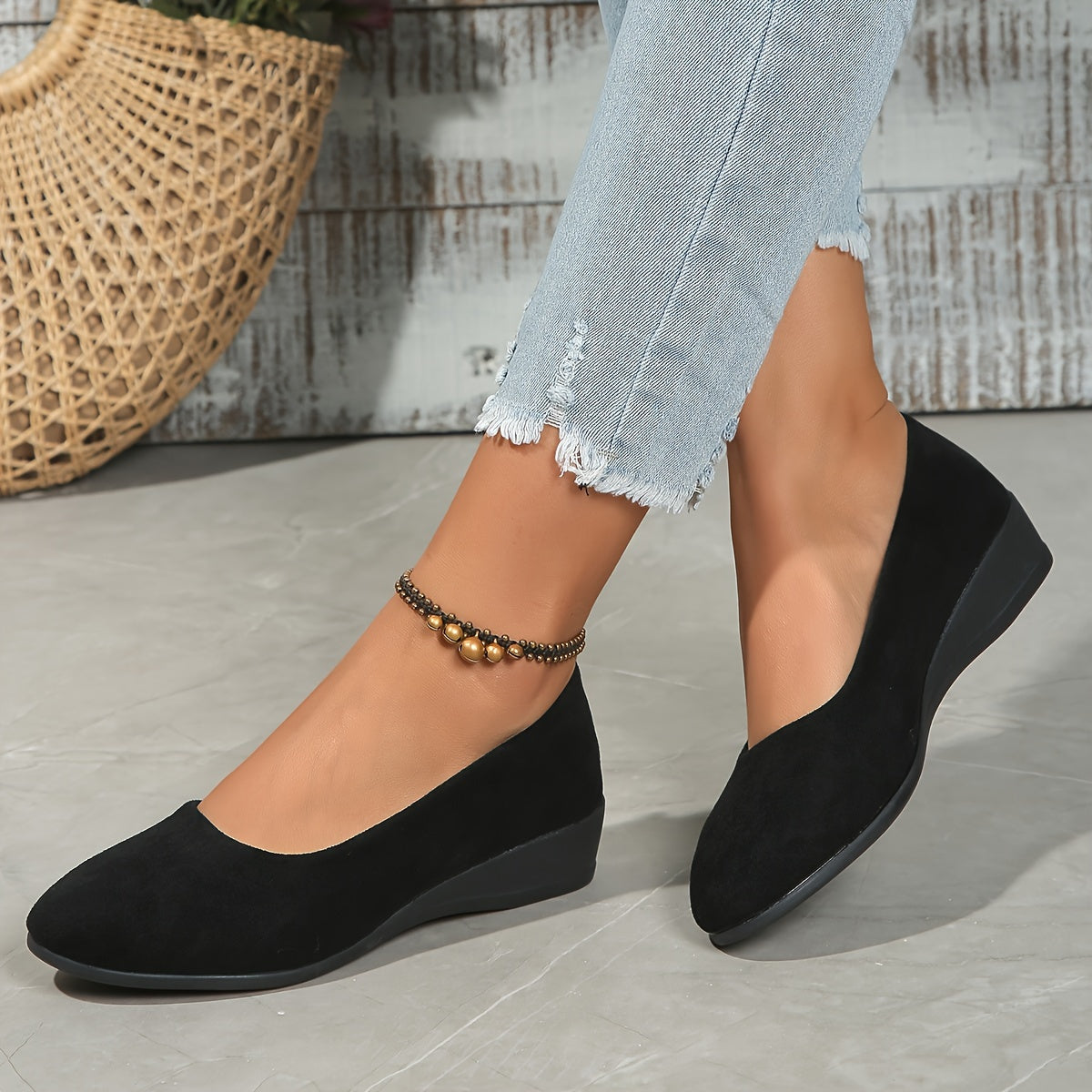 Sarah Wedge Ballerina Flats Black, photo studio