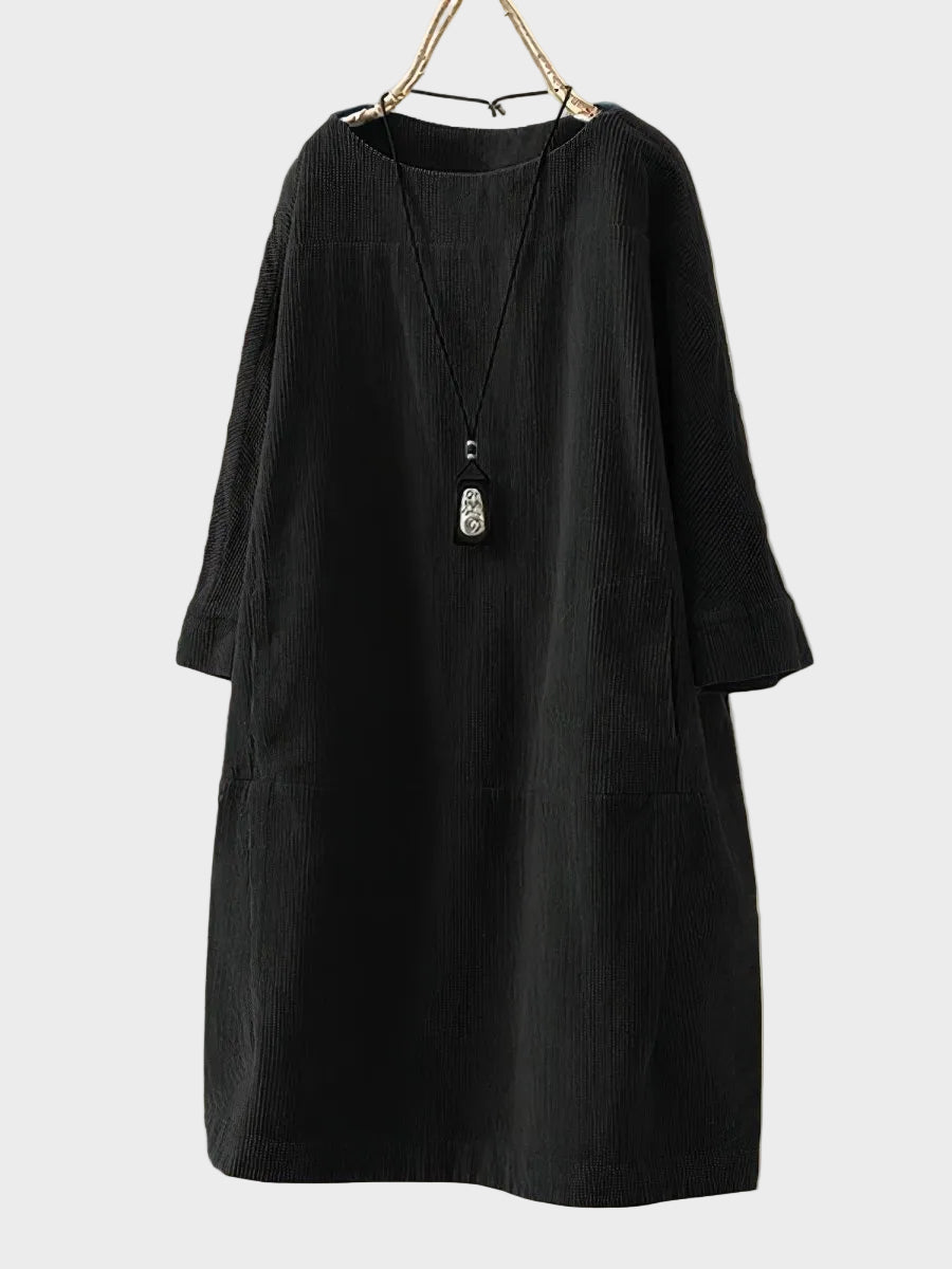 Ella | Relaxed Fine Corduroy Midi Dress Black, photo studio
