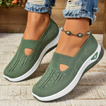 Carry | Knit Slip-On Shoes with a Cut-Out Front