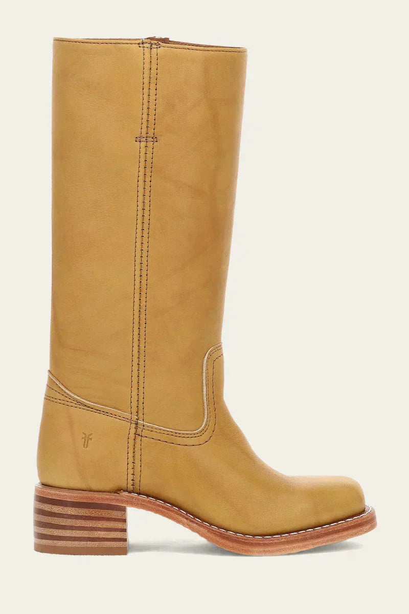 Jane Classic Western Boots Brown, photo studio