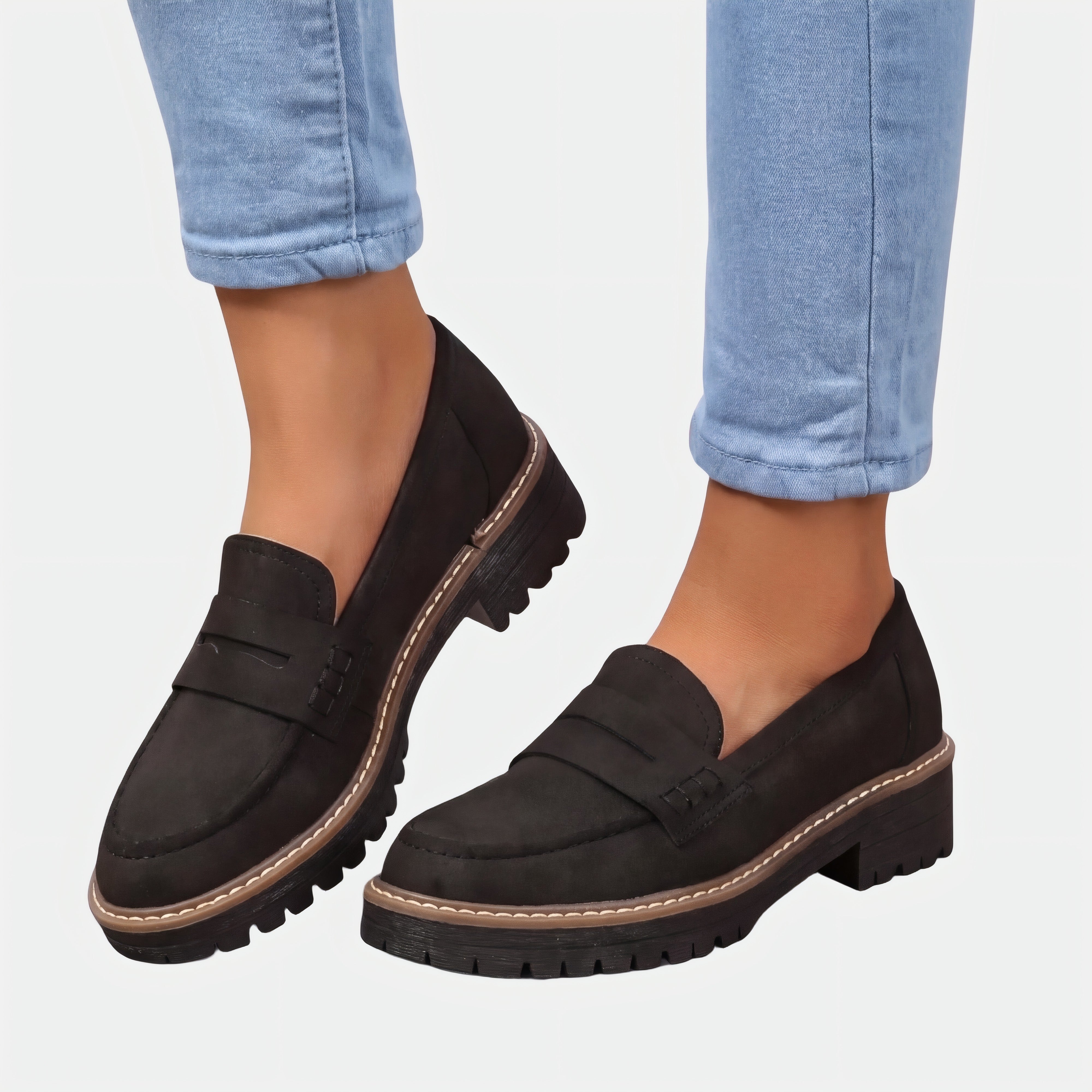 Marion | Comfort Loafers with a Block Heel Black, photo studio