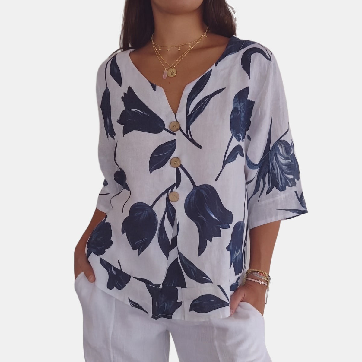 Nova | Floral V-Neck Blouse White, photo studio