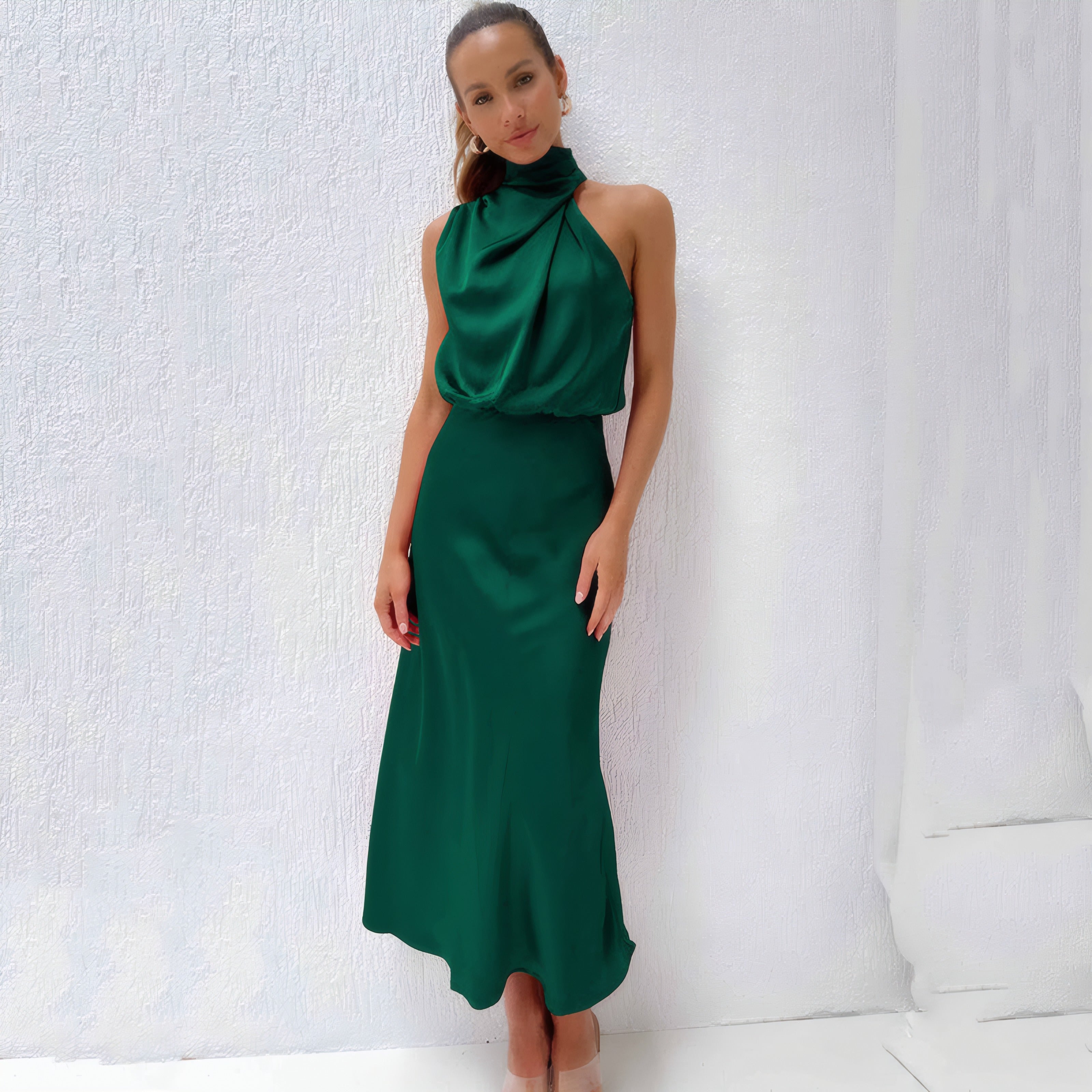 Allie | Evening Dress with Flowy Skirt Dark Green, photo studio