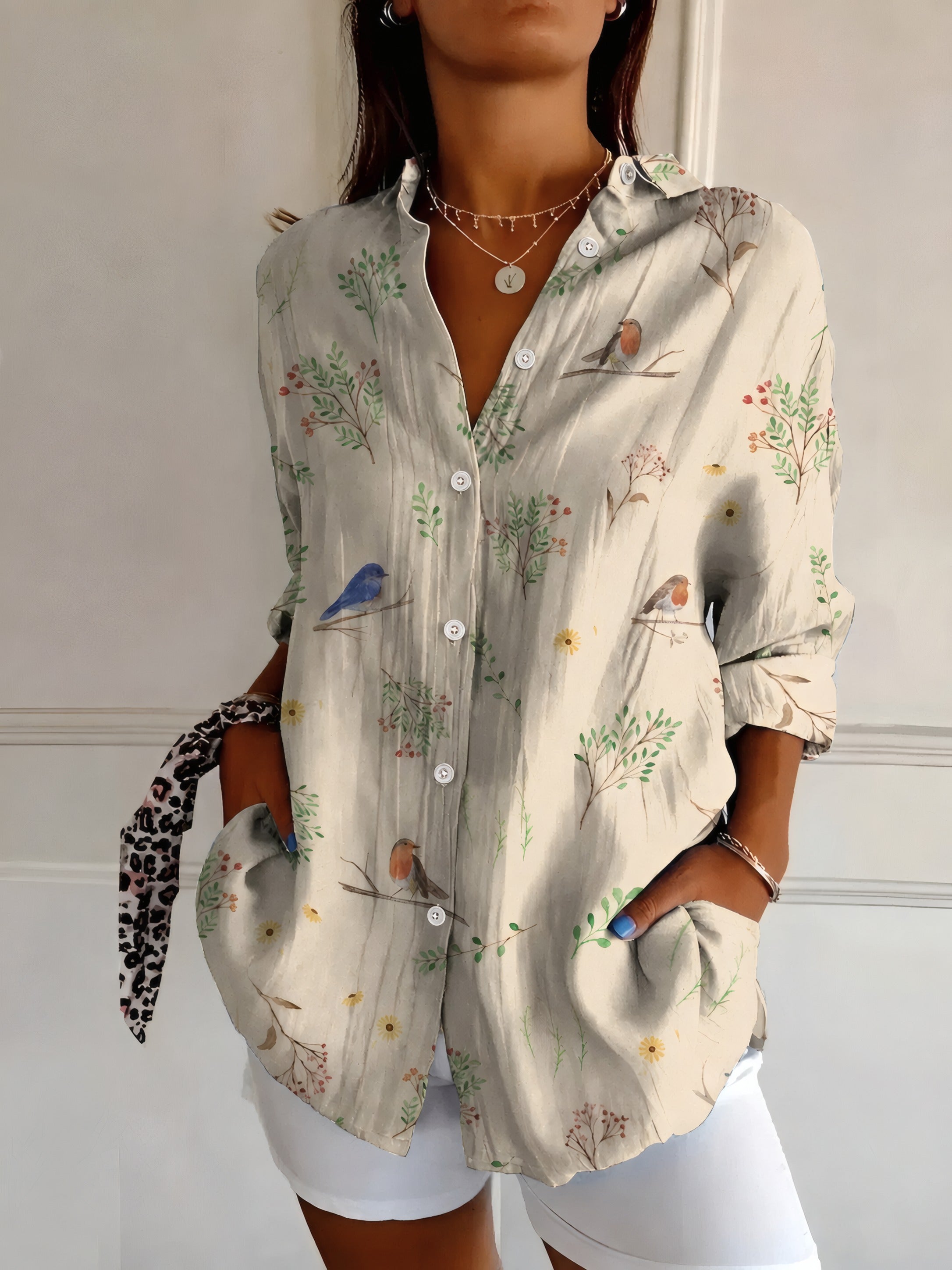 Yolanda | Vintage-Inspired Blouse Beige, photo studio
