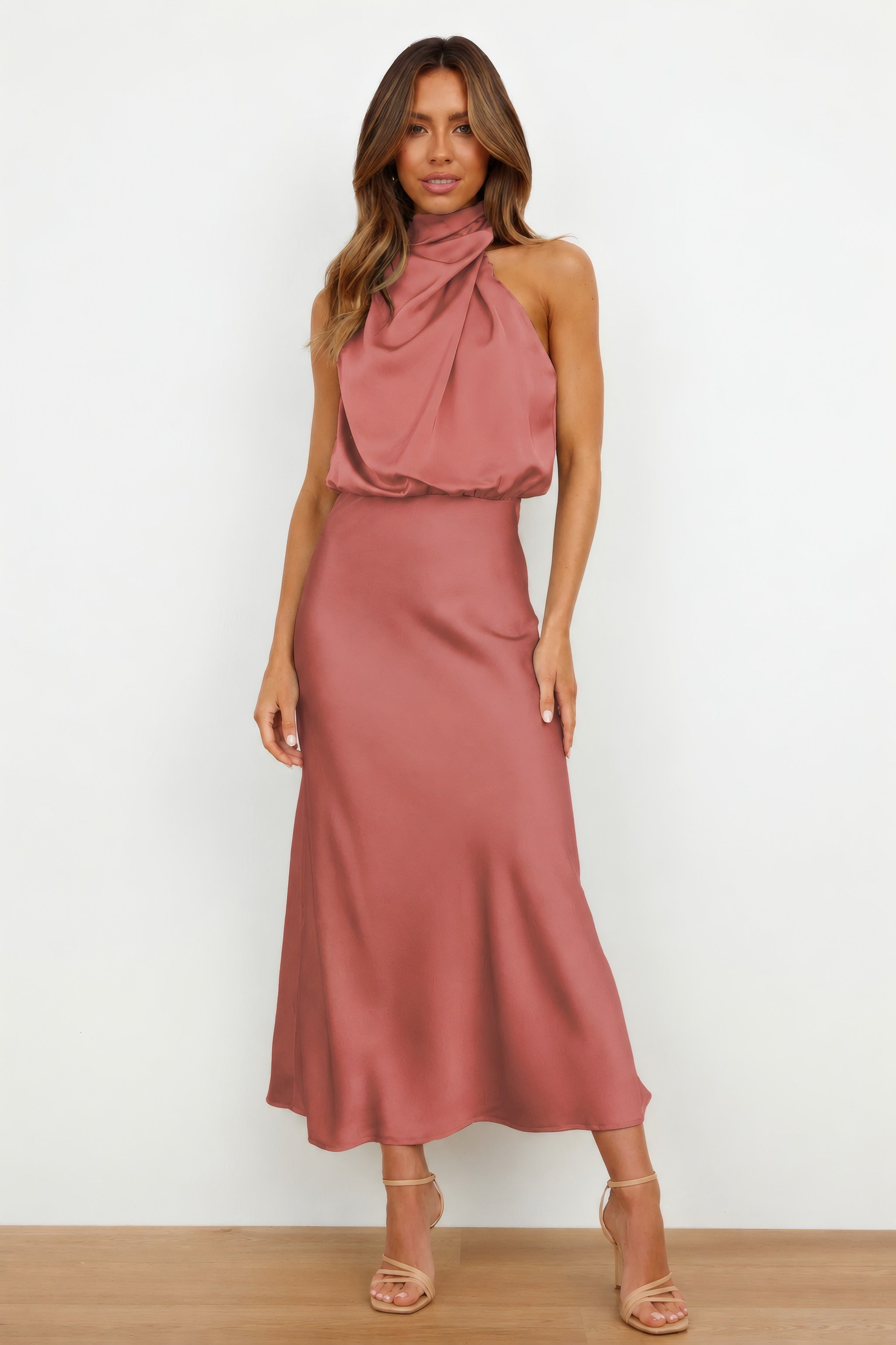 Allie | Evening Dress with Flowy Skirt Coral Pink, photo studio